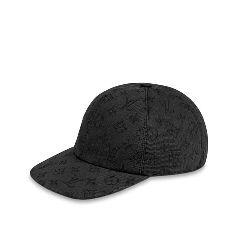 monogram essential cap.